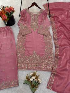 Costume ethnique indien pour occasions spéciales avec broderie, collection boutique de Londres - Product Image 4