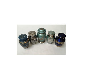 Urne souvenir en aluminium de la meilleure qualité pour les cendres conçue pour un usage personnel lors d'hommage commémoratif ou de cérémonies funéraires - Product Image 2