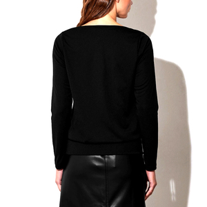 T-shirts pour femmes en spandex noir de luxe de haute qualité avec détails œillets, coupe ample, séchage rapide, 100 % polyester brodé, forte demande - Product Image 3