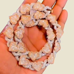 Cadena Cubana de 18mm con Corazón, Chapada en Oro, Plata 925, Moissanita, Estilo Iced Out, para Unisex - Product Image 1