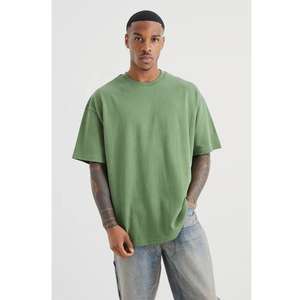 T-shirt surdimensionné pour homme, personnalisable avec logo, fabriqué au Pakistan, style épaules tombantes, coupe carrée, col étendu, séchage rapide, tissu tricoté - Product Image 4