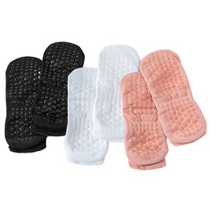 Nuevas llegadas: Calcetines de agarre sin costuras con logo personalizado, calcetines de yoga antideslizantes para pilates, calcetines de compresión de algodón tipo tubo, calcetines de rizo. - Product Image 1