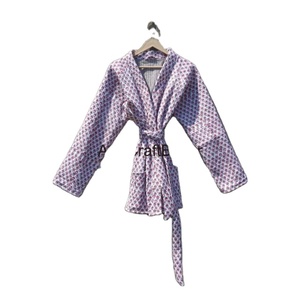 Veste en tricot à imprimé floral écologique pour femmes, tendance, en coton indien matelassé, col en V, rayée, kimono court, respirant, avec ceinture - Product Image 4