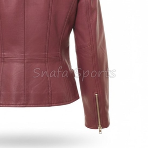 Manteau en cuir pour femme, structure raffinée offrant une silhouette élégante, complément parfait pour un look chic. Veste en cuir. - Product Image 5