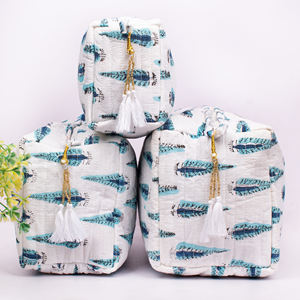 Magnifique Trousse de Maquillage Multifonction Grande Capacité en Coton Matelassé Fait Main avec Fermeture Éclair, Design Unique et Portable, Luxe Unisexe - Product Image 2