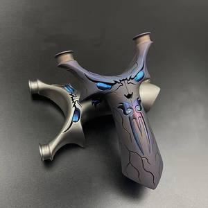 Slingshot de qualité supérieure avec motif éclair bleu et poignée confortable, idéal pour les sports de plein air, la pratique de la cible et les loisirs. - Product Image 6