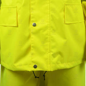 Chaqueta Impermeable de Seguridad para Hombre OEM 2026 con Logotipo Personalizable, 100% Poliéster, Reflectante y de Alta Visibilidad - Product Image 4