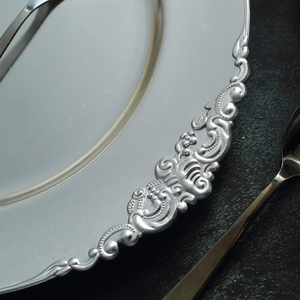 Assiettes de présentation argentées avec finition métallique raffinée pour la vaisselle, les réceptions de mariage, les banquets, la restauration, la décoration de table de fête - Product Image 6