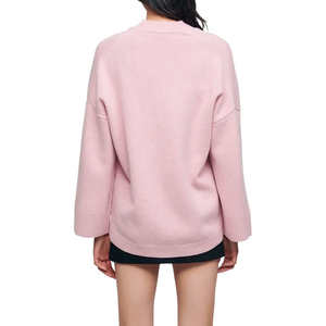 เสื้อคาร์ดิแกนผู้หญิงสีชมพู คอวี ปักลายถักนิตติ้ง แขนยาว มีกระเป๋า สไตล์พรีปปี้ วินเทจ สำหรับฤดูหนาว แบบเรียบง่าย สั่งทำได้ - Product Image 3