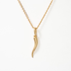 Collier Pendentif Corne en Or Jaune 14K de Qualité Supérieure avec Diamant Certifié IGI Cultivé en Laboratoire, Idéal pour Mariage et Cérémonies, Prix de Gros Disponible Immédiatement - Product Image 2