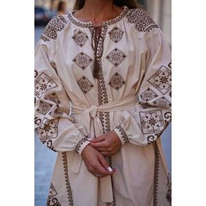 Robe brodée beige d'Ukraine - Taille naturelle, motif uni, style décontracté - Robe ethnique de haute qualité 100% coton, idéale comme cadeau - Product Image 5