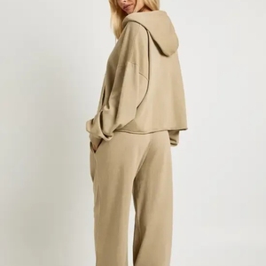 ชุดกีฬาแบรนด์ DUOLLB คุณภาพสูง แฟชั่นทันสมัย ลายปักอักษร พร้อมแถบข้างแบบริบบิ้น กางเกงวอร์มขายาว ชุดวอร์ม - Product Image 6