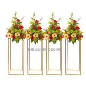 Support décoratif de mariage moderne et élégant en fer et métal, forme unique, finition dorée antique, en aluminium, best-seller - Product Image 5