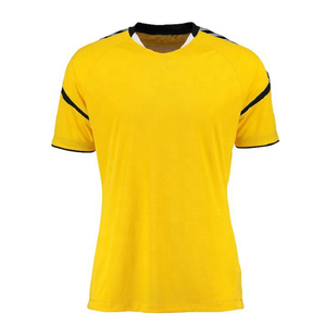 Camiseta de fútbol de poliéster 100% de estilo moderno para hombre, fabricada en Pakistán, con diseño de logotipo personalizado. - Product Image 1