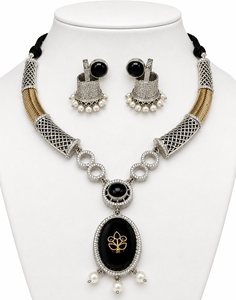 Conjunto de Joyería de Plata Oxidada Bicolor con Baño de Oro y Estilo Ónix de Moda para Mujer - Aretes Jhumki y Collar - Proveedor Mayorista - Product Image 5