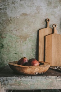Planche à découper en bois d'acacia, design rond avec poignée, épaisse, durable, sûre pour les couteaux, idéale pour couper, servir et offrir en cadeau - Product Image 5