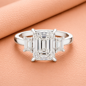 Anillo de Diamante Cultivado en Laboratorio de Corte Radiante y Esmeralda de Primera Calidad, Joyería Elegante para Bodas, Venta al Por Mayor - Product Image 2