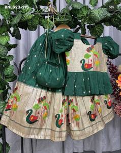 สินค้ามาใหม่ ชุดเลเฮนกา-เสื้อสำหรับเด็ก ผ้าไหมผสมแบบดั้งเดิมของอินเดีย พร้อมงานทอผ้า  ผู้ส่งออกอินเดีย ช้อปปิ้งออนไลน์ อินเดีย - Product Image 2