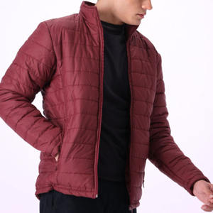 Chaqueta Acolchada Ligera de Lona Recubierta, Transpirable, Corte Regular, Cuello Alto, Manga Larga, Logotipo Frontal, Teñido Liso, Invierno - Product Image 3