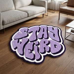 Alfombra Antideslizante de Lana Hecha a Mano con Tipografía Moderna 'Stay Weird', Diseño de Letras Burbuja en Lavanda Púrpura, Alfombra Decorativa para Dormitorio - Product Image 6