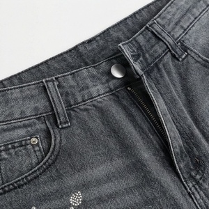 Shorts en jean décontractés vintage pour femmes, avec boutons décoratifs, confortables pour le fitness, couleur personnalisable, coupe élégante pour le quotidien - Product Image 4