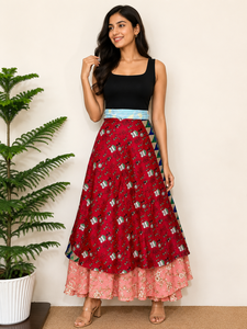 Vestido Cruzado Infinito |   Maxi Convertible Estilo Boho |   Vestido de Dama de Honor |   Conjunto de Ropa para Invitados de Boda, Reversible, con Estampado Floral, de Seda Reciclada - Product Image 1