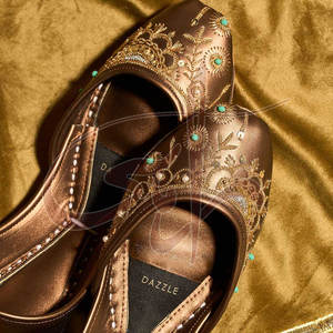 Venta en Línea: Khussas Resistentes para Mujer, a la Moda, Antideslizantes, con Estampado Personalizable, Suela de Cuero, Suministro Directo de Fábrica, Precio Bajo - Product Image 5