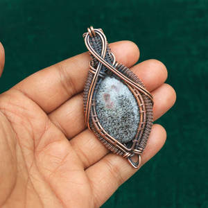 Pendentif en pierre d'agate fait main, fil de cuivre antique enroulé autour, pierre précieuse naturelle, bijoux artisanaux - Product Image 4