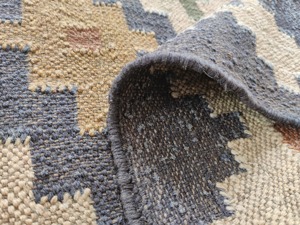 Tapis Kilim fait main rectangulaire à motif géométrique en laine et acrylique à poils plats, origine Turquie, pour salon, nettoyage localisé - Product Image 2