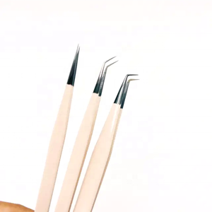 Pinzas de punta de fibra de extensión de pestañas de Color desnudo con logotipo personalizado de muestra gratis Pinzas de pestañas de aumento de volumen y etiqueta privada OEM - Product Image 6