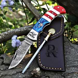 Couteau pliant personnalisé à verrouillage arrière en acier Damas - Fabricant en gros de couteaux de chasse EDC de poche, fournitures UA en vrac sous marque privée - Product Image 1