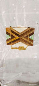 Magnifique pochette en résine avec nom personnalisé, motif ange peint à la main, modèle pour femmes, qualité supérieure, fabrication artisanale, pour mariage/fête - Product Image 4