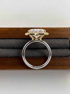 Anillo de Compromiso y Boda Hecza Jewels con Diamante Cultivado en Laboratorio de 5 Quilates en Forma de Corazón, Oro Amarillo de 14K, Engaste de Garras, Certificado IGI, 3.9g - Product Image 2