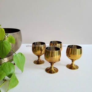 Verres à vin coupe à large ouverture en laiton poli, à long pied, style vintage, pour cocktails et boissons - Product Image 4