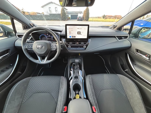 Toyota Corolla TS Hybrid Lounge Pano JBL Sound Premium, berline hybride, économique en carburant, confortable, voiture familiale, technologie intelligente - Product Image 4