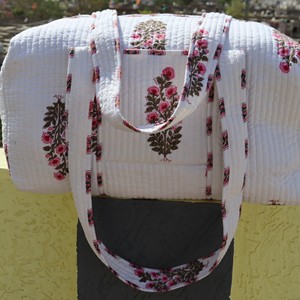 Cotton Quilted Duffle <b>Bag</b> Floral Print Large Capacity Weekender Travel Shoulder <b>Bag</b> Fashionable Overnight Shopping Duffle <b>Bag</b> - Product Image 3