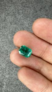 Émeraude naturelle de 2,62 carats certifiée GIA, provenant de la mine de Zambie, taille octogonale à facettes, vert vif, pierre précieuse en vrac pour bijoux de luxe sur mesure - Product Image 3