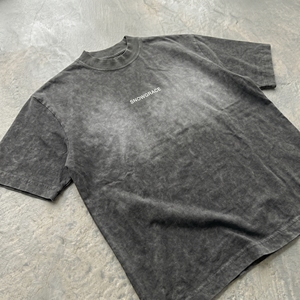 เสื้อยืดผู้ชาย Snowgrace สีดำ ผ้าฝ้าย 100% แขนสั้น คอกลม ทรงโอเวอร์ไซส์ สวมใส่สบาย พิมพ์ลายโลโก้ด้านหน้า ผ้าเจอร์ซีย์ถัก เป็นมิตรต่อสิ่งแวดล้อม แห้งเร็ว - Product Image 3