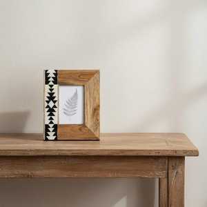 Marco de resina y madera hecho a mano de lujo con incrustaciones, tamaño personalizado, rectangular vertical, porta fotos con elegante patrón en blanco y negro - Product Image 3