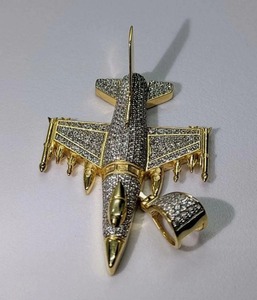 Colgante de Avión Personalizado con Incrustaciones de Diamantes – Estilo Hip Hop con Moissanita, Plata 925 con Acabado en Oro Amarillo - Product Image 6