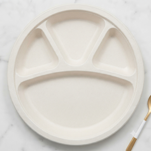 Assiette repas CANEX 11 pouces à quatre compartiments en bagasse, biodégradable, compostable, jetable, en fibre de canne à sucre, compatible micro-ondes et réfrigérateur - Product Image 1