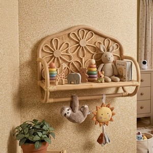 Étagère murale en rotin naturel avec motif floral tissé à la main, barre de suspension et design décoratif pour chambre d'enfant, usage domestique - Product Image 6