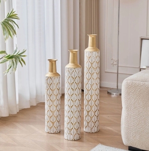 Ensemble de 3 grands vases en métal pour le sol - Bouteilles décoratives à motif de feuilles dorées et blanches pour le salon, l'entrée, la décoration moderne de la maison - Product Image 2