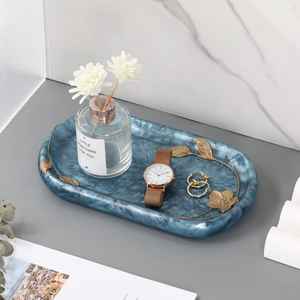 Bandeja ovalada elegante de resina epoxi para servir y almacenar joyas, accesorios de tocador y baño, plato moderno para mesa. - Product Image 1