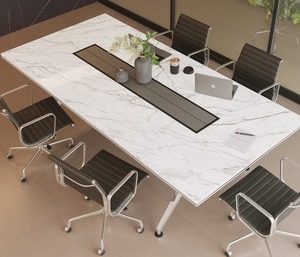 Losas de Porcelana Pulida Estatuario Oro, Superficies Elegantes con Efecto Mármol para Interiores de Lujo - Product Image 1