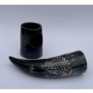 Taza para Beber de Cuerno de Búfalo Natural con Soporte, Estilo Vikingo, Diseño Grabado de Lobo - Product Image 6