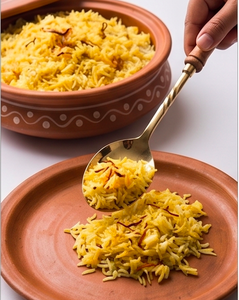 Ensemble de service fini doré avec manche en bois Ustensiles de cuisine élégants pour la fête de mariage Vaisselle rustique essentielle Cadeau - Product Image 3