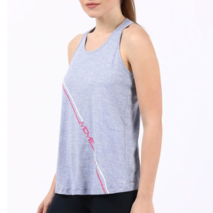 Camiseta sin mangas gris para mujer, cuello redondo, tejida, transpirable, deportiva, con estampado de letras en la parte delantera, 100% poliéster - Product Image 2