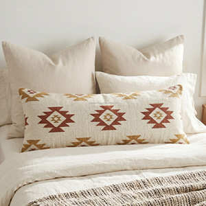 Housse de coussin en coton Kilim avec motif à rayures tribales pour un décor scandinave Japandi et une décoration moderne bio - Product Image 6