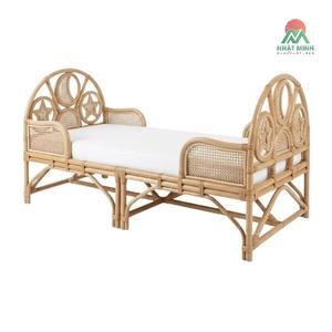 Cama infantil de ratán natural que se puede montar en 3 partes. Muebles para dormitorio infantil. - Product Image 1